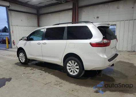 2015 Toyota Sienna Xle z USA, uszkodzony, nr VIN 5TDDK3DC1FS099757